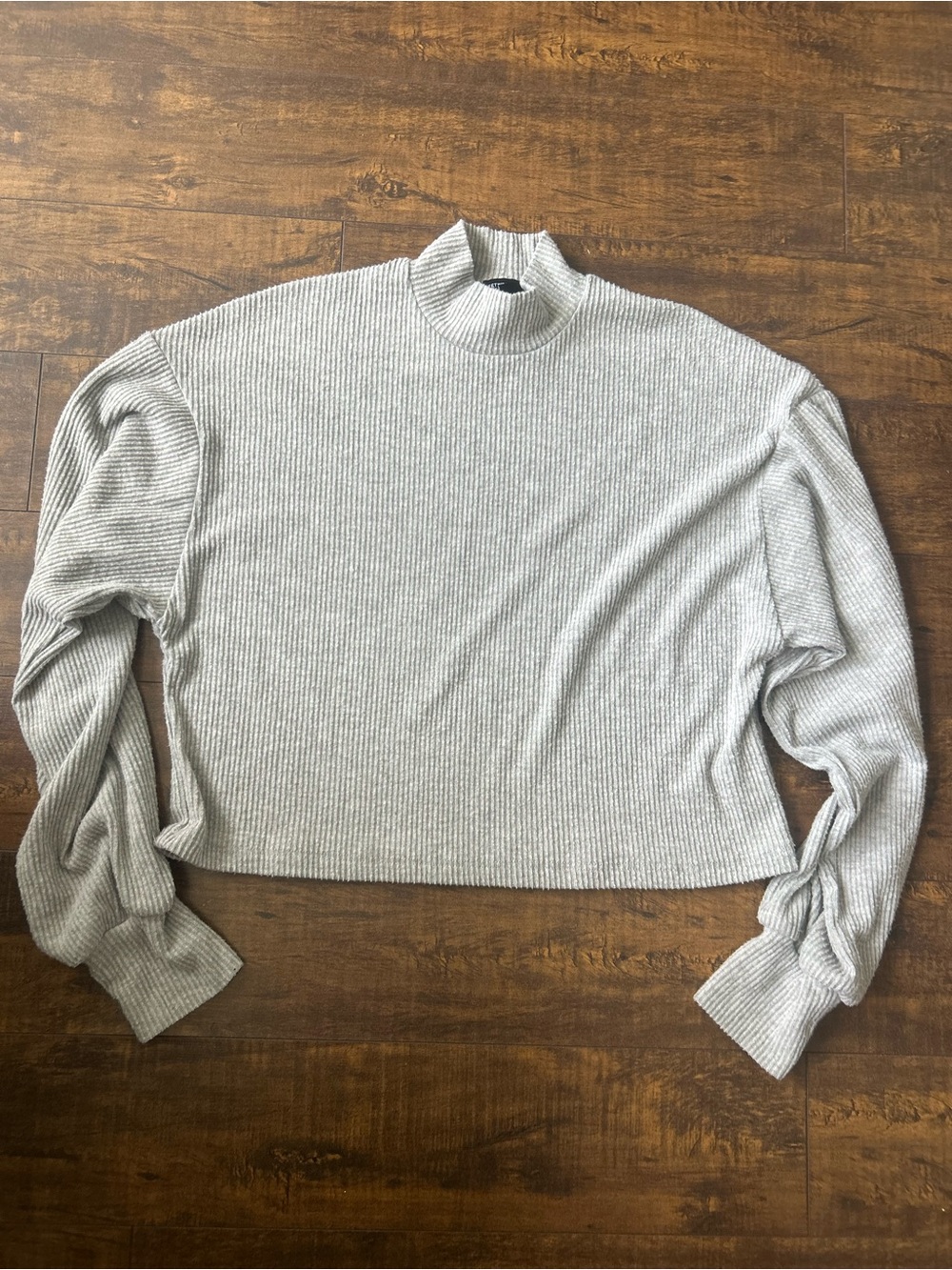 Streetwear Society Light Gray Ribbed Mock-Neck Cropped Top